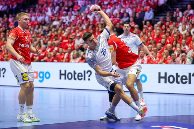 20 01 2026, Handball, Men s EHF EURO 2026, Denmark Portugal, Jyske Bank Boxen in Herning, Denmark, Preliminary Round Francisco Mota Costa Portugal 26 Denmark
