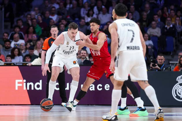 January 20, 2026, Madrid, Madrid, Spain: Mario Hezonja of Real Madrid and Quinn Ellis of EA7 Emporio Armani Milano in action during the Turkish Airlines EuroLeague Regular Season Round 23 match between Real Madrid and EA7 Emporio Armani Milano at Movistar Arena on January 20, 2026, in Madrid, Spain. Madrid Spain - ZUMAa181 20260120_zaa_a181_047 Copyright: xIrinaxR.xHipolitox