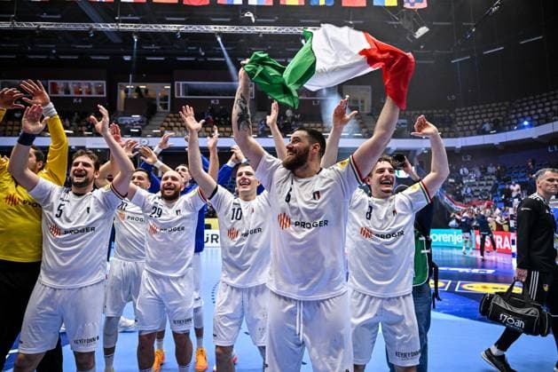 Davide Bulzamini of Italy during Men s EHF Euro 2026 - Poland vs Italy, Handball match in Kristianstad, Sweden, January 20 2026  Copyright: xLuigixCanu IPAxSportx xipa-agency.netx xx IPA_70339394 IPA_Agency_IPA70339394