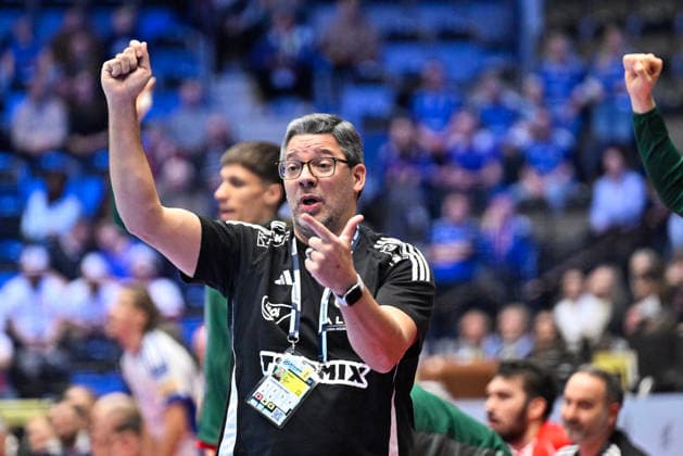 Hungary s head coach JosÃ Rodriguez during the 2026 EHF European Men s Handball Championship the EHF Euro 2026 match between Hungary and Iceland at Kristianstad Arena, in Kristianstad, Sweden, on January 20, 2026 KRISTIANSTAD SWEDEN x50090x  Copyright: xJohanxNilsson TTx EHF EURO 2026 HUNGARY-ICELAND