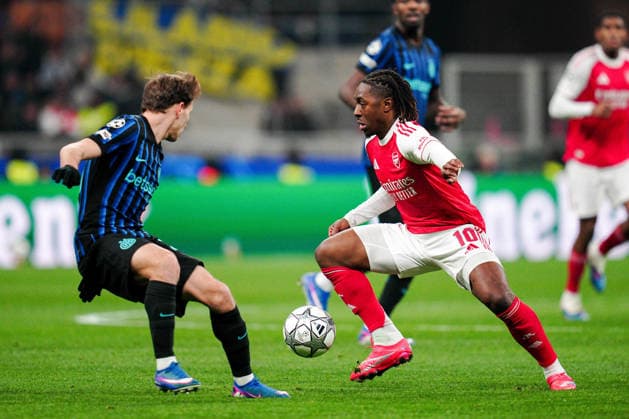 Inter Milan™s Nicolo Barella fights for the ball with Arsenal s Eberechi Eze during the Uefa Champions League soccer match between Inter and Arsenal at the San Siro Stadium in Milan , north Italy - Tuesday , January 20, 2026. - Soccer .  Copyright: xMarcoxAlpozzi LaPressex