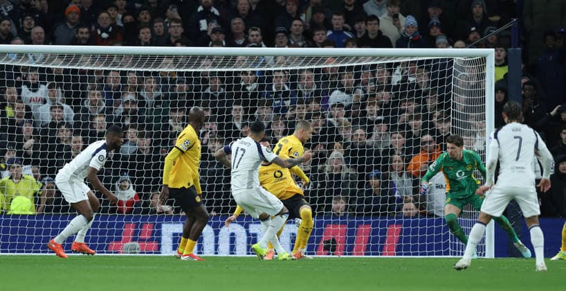 . - Tottenham Hotspur v Borussia Dortmund, UEFA Champions League, League Phase, Tottenham Hotspur Stadium, London, England. - 20th January 2026. (C) Daniel Weir Crystal Pix GOAL 1-0, Cristian Romero of Tottenham Hotspur scores a goal to put Tottenham Hotspur 1-0 ahead. - Tottenham Hotspur v Borussia Dortmund, UEFA Champions League, League Phase, Tottenham Hotspur Stadium, London, England. - 20th January 2026. (C) Daniel Weir Crystal Pix London Tottenham Hotspur Stadium United Kingdom Copyright: xDanielxWeirx CP_Tottenham_Dortmund_200126_DW_10