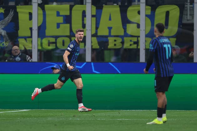 Milan, Italy, 20th January 2026. Petar Sucic of FC Internazionale celebrates after scoring to level the game at 1-1 during the Internazionale vs Arsenal UEFA Champions League match at Giuseppe Meazza, Milan. Picture credit should read: Jonathan Moscrop Sportimage EDITORIAL USE ONLY. No use with unauthorised audio, video, data, fixture lists, club league logos or live services. Online in-match use limited to 120 images, no video emulation. No use in betting, games or single club league player publications. SPI_033_JM_INTER_ARSENAL_UCL SPI-4421-0033