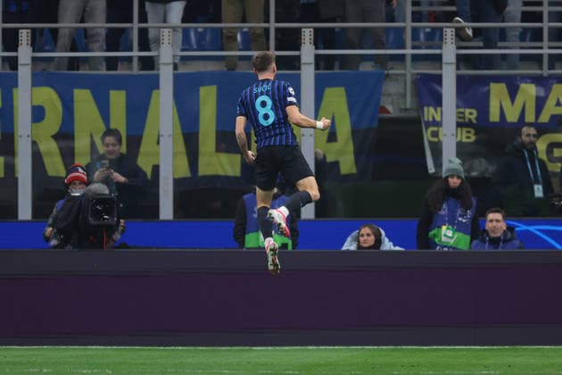 Milan, Italy, 20th January 2026. Petar Sucic of FC Internazionale celebrates after scoring to level the game at 1-1 during the Internazionale vs Arsenal UEFA Champions League match at Giuseppe Meazza, Milan. Picture credit should read: Jonathan Moscrop Sportimage EDITORIAL USE ONLY. No use with unauthorised audio, video, data, fixture lists, club league logos or live services. Online in-match use limited to 120 images, no video emulation. No use in betting, games or single club league player publications. SPI_035_JM_INTER_ARSENAL_UCL SPI-4421-0035