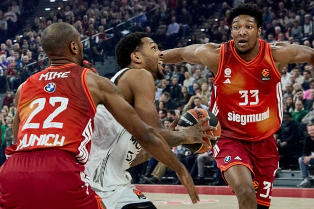 Turkish Airlines EuroLeague Basketball, FC Bayern Munich Basketball vs Partizan Mozzart Bet Belgrade, Munich FC Bayern Basketball, Munich FC Bayern Basketball, Belgrade Partizan Mozzart Bet, 2026 01 20 in Munich SAP Garden BROWN Sterling Partizan Mozzart Bet Belgrade Forward Nr 12 PAR12 , MIKE Isiaha FC Bayern Munich Basketball Forward Nr 22 BAY22 , MCCORMACK David FC Bayern Munich Basketball Center Nr 33 BAY33 sportworld Munich SAP Garden Bayern Germany