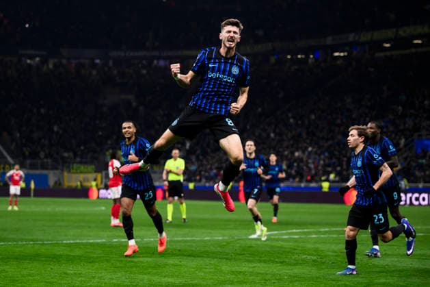 FC Internazionale v Arsenal FC - UEFA Champions League Petar Sucic of FC Internazionale celebrates after scoring a goal during the UEFA Champions League 2025 26 league phase football match between FC Internazionale and Arsenal FC. Milan Italy Copyright: xNicolòxCampox