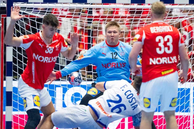 EHF Handball European Championship Denmark Portugal Denmark s goalkeeper Emil Nielsen, Mads Hoxer, and Emil Bergholt in action with Portugal s Francisco Costa during the men s handball match between Denmark and Portugal in EHF Euro 2026 Group B at Jyske Bank Boxen in Herning on Tuesday, January 20, 2026 Photo Bo Amstrup Ritzau Scanpix , Herning Denmark Mors  Copyright: BoxAmrstrupx xRitzauxScanpix BoxAmstrupx spdk20260120-211645-L