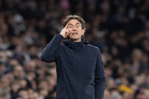 Tottenham Hotspur v Borussia Dortmund, UEFA Champions League, Group Stage, Football, Tottenham Hotspur Stadium, London, UK - 20 Jan 2026 Tottenham Hotspur Head Coach Thomas Frank points to his head and shouts instructions to his players London Tottenham Hotspur Stadium Tottenham GBR, UK NEWSPAPERS OUT Copyright: xEllixBirchx