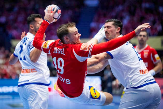 EHF Handball European Championship Denmark Portugal Denmark s Mathias Gidsel in action with Portugal s Salvador Salvador during the men s handball match between Denmark and Portugal in EHF Euro 2026 group B at Jyske Bank Boxen in Herning on Tuesday, January 20, 2026 Photo Bo Amstrup Ritzau Scanpix , Herning Denmark Mors  Copyright: BoxAmrstrupx xRitzauxScanpix BoxAmstrupx spdk20260120-212502-L