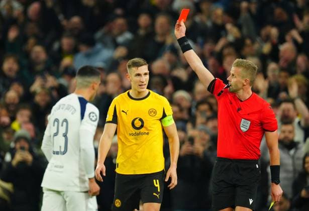 Daniel Svensson of Borussia Dortmund is sent off after a VAR review Tottenham Hotspur v Borussia Dortmund, UEFA Champions League, Group Stage, Football, Tottenham Hotspur Stadium, London, UK - 20 Jan 2026London Tottenham Hotspur Stadium United Kingdom EDITORIAL USE ONLY No use with unauthorised audio, video, data, fixture lists, club league logos or live services. Online in-match use limited to 120 images, no video emulation. No use in betting, games or single club league player publications. Copyright: xJavierxGarcia Shutterstockx 16348311ag