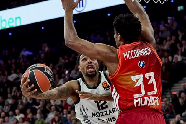 Turkish Airlines EuroLeague Basketball, FC Bayern Munich Basketball vs Partizan Mozzart Bet Belgrade, Munich FC Bayern Basketball, Munich FC Bayern Basketball, Belgrade Partizan Mozzart Bet, 2026 01 20 in Munich SAP Garden BROWN Sterling Partizan Mozzart Bet Belgrade Forward Nr 12 PAR12 , MCCORMACK David FC Bayern Munich Basketball Center Nr 33 BAY33 sportworld Munich SAP Garden Bayern Germany