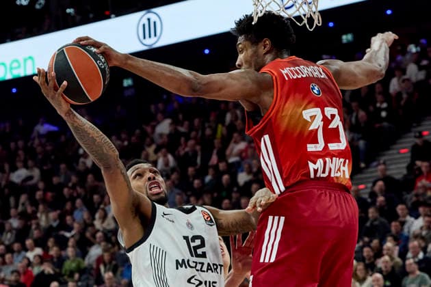 Turkish Airlines EuroLeague Basketball, FC Bayern Munich Basketball vs Partizan Mozzart Bet Belgrade, Munich FC Bayern Basketball, Munich FC Bayern Basketball, Belgrade Partizan Mozzart Bet, 2026 01 20 in Munich SAP Garden BROWN Sterling Partizan Mozzart Bet Belgrade Forward Nr 12 PAR12 , MCCORMACK David FC Bayern Munich Basketball Center Nr 33 BAY33 sportworld Munich SAP Garden Bayern Germany