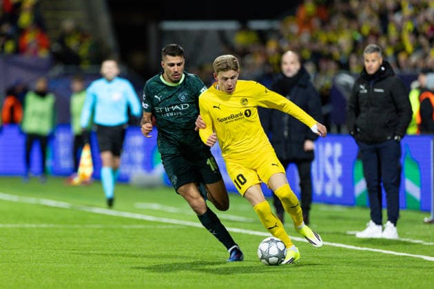 Jens Petter Hauge (10 Bodo Glimt) controls the ball during the UEFA Champions League football match between Bodo Glimt and Manchester City at Aspmyra in Bodo, Norway. Copyright: xAnexFrosakerx xSPPx Sportspressphoto_SPR83621