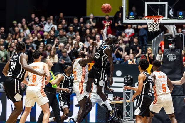 GER, BKT EuroCup, season 2025 2026, Niners Chemnitz Cosea JL Bourg en Bresse 20 01 2026, Messe, Chemnitz, GER, BKT EuroCup, season 2025 2026, Niners Chemnitz Cosea JL Bourg en Bresse Both Gach Cosea JL Bourg en Bresse 11 , Amadou Sow Niners Chemnitz, 12 Photo Alexander Trienitz Chemnitz Messe Sachsen Germany