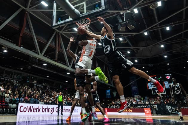 GER, BKT EuroCup, season 2025 2026, Niners Chemnitz Cosea JL Bourg en Bresse 20 01 2026, Messe, Chemnitz, GER, BKT EuroCup, season 2025 2026, Niners Chemnitz Cosea JL Bourg en Bresse Corey Davis Jr Niners Chemnitz, 5 , Darius Mcghee Cosea JL Bourg en Bresse 0 Photo Alexander Trienitz Chemnitz Messe Sachsen Germany
