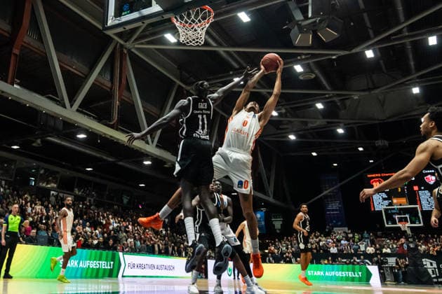 GER, BKT EuroCup, season 2025 2026, Niners Chemnitz Cosea JL Bourg en Bresse 20 01 2026, Messe, Chemnitz, GER, BKT EuroCup, season 2025 2026, Niners Chemnitz Cosea JL Bourg en Bresse Kevin Yebo Niners Chemnitz, 0 , Both Gach Cosea JL Bourg en Bresse 11 Foto Alexander Trienitz Chemnitz Messe Sachsen Germany