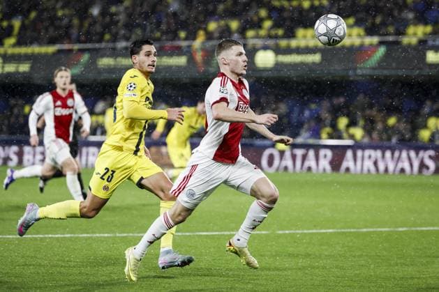 VILLARREAL - (l-r) Sergi Cardona of Villarreal CF and Anton Gaaei of AFC Ajax during the UEFA Champions League match between Villarreal CF and AFC Ajax at Estadio de la Ceramic on January 20, 2026 in Villarreal, Spain. BAS CZERWINSKI ANP UEFA Champions League 2025 26 League Phase MD7 2025-2026 xVIxANPxSportx xxANPxIVx 548104430 originalFilename: 548104430.jpg