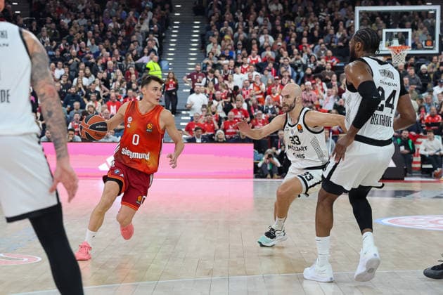 Nenad Dimitrijevic FC Bayern Basketball, 00 with Nick Calathes Partizan Mozzart Bet Belgrade, 33 , GER, FC Bayern Basketball vs Partizan Mozzart Bet Belgrade, Basketball, Euroleague, Matchday 23, Season 2025 2026, 20 01 2026, GER, FC Bayern Basketball vs Partizan Mozzart Bet Belgrade, Basketball, Euroleague, Matchday 23, Season 2025 2026, 20 01 2026 Munich Copyright: xEibner-Pressefoto JennixMaulx EP_JML