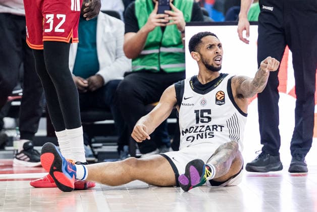 MUNICH, GERMANY - JANUARY 20: Cameron Payne (Partizan Mozzart Bet Belgrade, 15) calls points during the Turkish Airlines EuroLeague match between FC Bayern Muenchen vs. Partizan Mozzart Bet Belgrade at SAP Garden on round 23 of Turkish Airlines EuroLeague on January 20, 2026 in Munich, Germany. Bavaria Germany Copyright: xSteffiexWunderlx