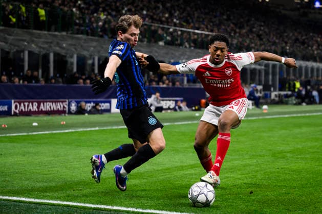 FC Internazionale v Arsenal FC - UEFA Champions League Nicolo Barella of FC Internazionale competes for the ball with Myles Lewis-Skelly of Arsenal FC during the UEFA Champions League 2025 26 league phase football match between FC Internazionale and Arsenal FC. Milan Italy Copyright: xNicolòxCampox