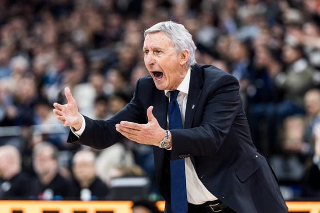 MUNICH, GERMANY - JANUARY 20: Svetislav Pesic (Headcoach FC Bayern Muenchen) yells, screams during the Turkish Airlines EuroLeague match between FC Bayern Muenchen vs. Partizan Mozzart Bet Belgrade at SAP Garden on round 23 of Turkish Airlines EuroLeague on January 20, 2026 in Munich, Germany. Bavaria Germany Copyright: xSteffiexWunderlx