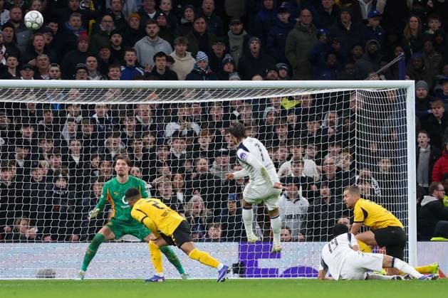 Xavi Simons of Tottenham Hotspur takes a shot that goes wide Tottenham Hotspur v Borussia Dortmund, Football, UEFA Champions League 2025 26 League Phase MD7, Tottenham Hotspur Stadium, London, UK, 20 01 26 Editorial use only  Copyright: xAnthonyxHanc Shutterstockx 16377490p