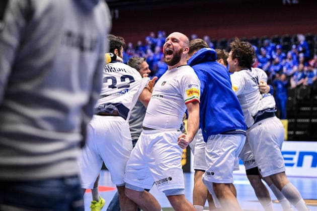 Handball, EM, Polen - Italien ALTRO - Pallamano - Men s EHF Euro 2026 - Poland vs Italy Jeremi Pirani of Italy Ritratto, Esultanza, Celebration, Joy, during Men s EHF Euro 2026 - Poland vs Italy, Handball match in Kristianstad, Sweden, January 20 2026 Kristianstad Sweden  Copyright: xIPAxSport ABACAx