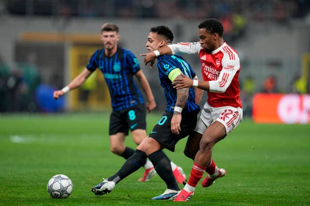 MILAN, ITALY JANUARY 20 Lautaro Martinez of Inter L against Jurrien Timber of Arsenal R during the UEFA Champions League 2025 26 League Phase MD7 match between FC Internazionale Milano and Arsenal FC at Stadio San Siro on January 20, 2026 in Milan, Italy Milan Stadio San Siro Italy Copyright: xJustPictures.ch JarixPestelaccix jp-en-EuSpIm-JP4_JAR_Inter_Arsenal_20Jan2026_10070