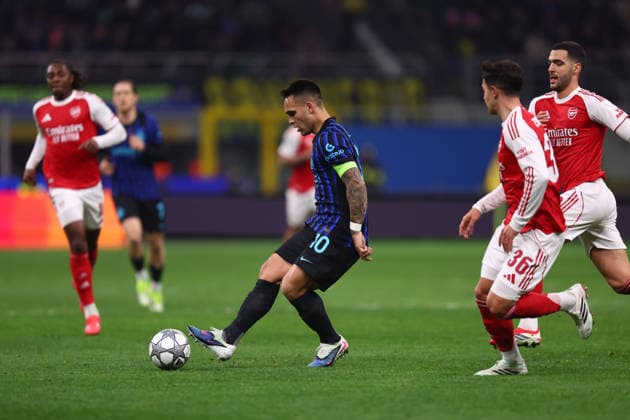 FC Internazionale - Arsenal Fc - UEFA Champions League 2025 26 League Phase MD7 Lautaro Martinez of Fc Internazionale in action during the UEFA Champions League Phase MD7 match between FC Internazionale and Arsenal Fc at Stadio Giuseppe Meazza (San Siro) on January 20, 2025 in Milan, Italy . Milano Stadio Giuseppe Meazza Italy Copyright: xMarcoxCanonierox