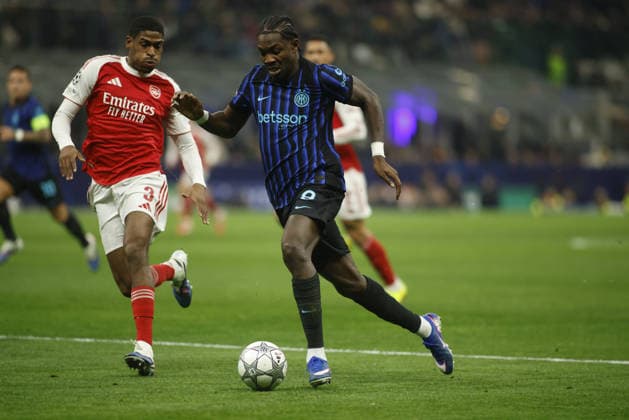 Marcus Thuram of FC Inter and Cristhian Mosquera of FC Arsenal during the Uefa Champions League 2025 26 season football match between FC Inter and FC Arsenal on 20 January 2026 at â?? Giuseppe Meazza Stadium, San Siro, Milan, Italy. Photo Nderim KACELI  Copyright: xNderimxKaceli IPAxSportx xipa-agency.netx xx IPA_70342738 IPA_Agency_IPA70342738