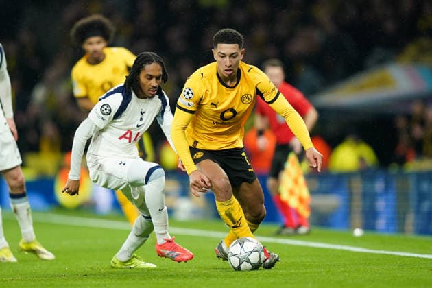 Tottenham Hotspur v Borussia Dortmund, UEFA Champions League Jobe Bellingham of Borussia Dortmund under pressure from Djed Spence of Tottenham Hotspur during the Tottenham Hotspur v Borussia Dortmund UEFA Champions League match at the Tottenham Hotspur Stadium, London, England on 20 January 2026 Credit: Dylan Hepworth Every Second Media Editorial use only. All images are copyright Every Second Media Limited. No images may be reproduced without prior permission. Copyright: xIMAGO EveryxSecondxMediax ESM-1767-0046 DylanxHepworthx xEveryxSecondxMediax