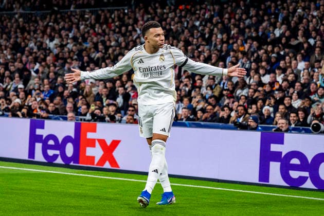 Real Madrid C.F. v AS Monaco - UEFA Champions League 2025 26 League Phase MD7 Kylian Mbappe of Real Madrid animates the fans during the UEFA Champions League 2025 26 League Phase MD7 match between Real Madrid C.F. and AS Monaco at Estadio Santiago Bernabeu on January 20, 2026 in Madrid, Spain. Madrid Estadio Santiago Bernabeu Madrid Spain Copyright: xAlbertoxGardinx AGardin_20260120_Foot_Champ_ReaMad_Mon_0900