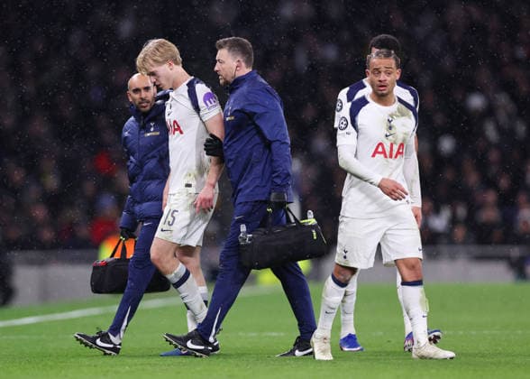 London, England, 20th January 2026. Disappointed Lucas Bergvall of Tottenham leaves the game injured during the Tottenham Hotspur vs Borussia Dortmund UEFA Champions League match at the Tottenham Hotspur Stadium, London. Picture credit should read: David Klein Sportimage EDITORIAL USE ONLY. No use with unauthorised audio, video, data, fixture lists, club league logos or live services. Online in-match use limited to 120 images, no video emulation. No use in betting, games or single club league player publications. SPI_087_DK_Spurs_Dortmund SPI-4464-0087