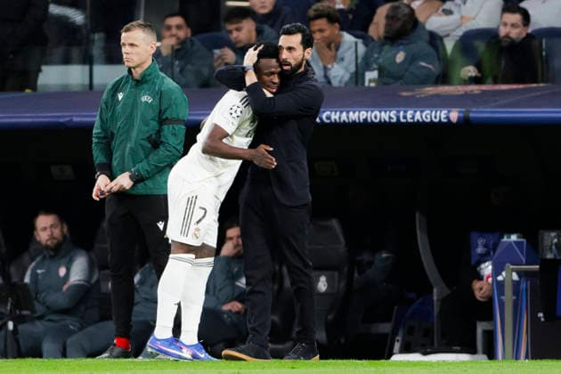 UEFA champions league - Real Madrid vs AS Monaco MADRID, SPAIN - January 20:Vinicius Jr of Real Madrid and Head coach of Real Madrid Alvaro Arbeloa celebrates a goal during the UEFA champions league 2025 26 match between Real Madrid and AS Monaco at Santiago Bernabeu Stadium. (Photo by Guille Martinez f22photo) Madrid Santiago Bernabeu Stadium Spain Copyright: xGuillermoxMartinezx