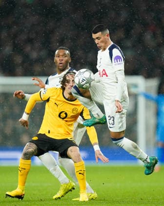 Tottenham Hotspur v Borussia Dortmund, UEFA Champions League Pedro Porro of Tottenham Hotspur under pressure from Fabio Silva of Borussia Dortmund during the Tottenham Hotspur v Borussia Dortmund UEFA Champions League match at the Tottenham Hotspur Stadium, London, England on 20 January 2026 Credit: Dylan Hepworth Every Second Media Editorial use only. All images are copyright Every Second Media Limited. No images may be reproduced without prior permission. Copyright: xIMAGO EveryxSecondxMediax ESM-1767-0056 DylanxHepworthx xEveryxSecondxMediax