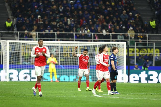 January 20, 2026, Milan, Lombardy, Italy: GABRIEL JESUS of Arsenal celebrates with his teammates after scoring his side s second goal in the UEFA Champions League 2025 26 League Phase Day 7 game between FC INTER and ARSENAL FC at the Giuseppe Meazza Stadium in Milan, Italy. Liverpool won the game 1:0. Milan Italy - ZUMAc179 20260120_zep_c179_021 Copyright: xMickaelxChavetx