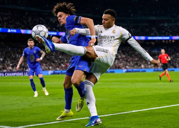 ESP: Real Madrid v AS Monaco. UEFA Champions League. Matchday 7 Kylian Mbappe of Real Madrid CF and Maghnes Akliouche of AS Monaco FC during the UEFA Champions League match, between Real Madrid and AS Monaco, Matchday 7, played at Santiago Bernabeu Stadium on January 20, 2026 in Madrid, Spain. kpng Copyright: xCesarxCebollax xPRESSINx PS_260120_RMA_MON_2526_048