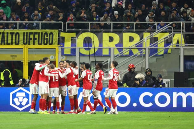 January 20, 2026, Milan, Lombardy, Italy: GABRIEL JESUS of Arsenal celebrates with his teammates after scoring his side s second goal in the UEFA Champions League 2025 26 League Phase Day 7 game between FC INTER and ARSENAL FC at the Giuseppe Meazza Stadium in Milan, Italy. Liverpool won the game 1:0. Milan Italy - ZUMAc179 20260120_zep_c179_025 Copyright: xMickaelxChavetx