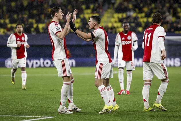 VILLARREAL - (l-r) Owen Wijndal of AFC Ajax, Youri Baas of AFC Ajax, Oscar Gloukh of AFC Ajax, Jorthy Mokio of AFC Ajax, and Mika Godts of AFC Ajax during the UEFA Champions League match between Villarreal CF and AFC Ajax at Estadio de la Ceramic on January 20, 2026, in Villarreal, Spain. BAS CZERWINSKI ANP UEFA Champions League 2025 26 League Phase MD7 2025-2026 xVIxANPxSportx xxANPxIVx 548108761 originalFilename: 548108761.jpg