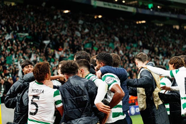Players of Sporting seen celebrating after goal from Luis Suarez during UEFA Champions League game between teams of Sporting CP and Paris Saint-Germain at Estadio Jose Alvalade (Maciej Rogowski Ball Raw Images) Lisbon Estadio Jose Alvalade Portugal Copyright: xMaciejxRogowskix maciejrogwski_sporting_psg_2526-14