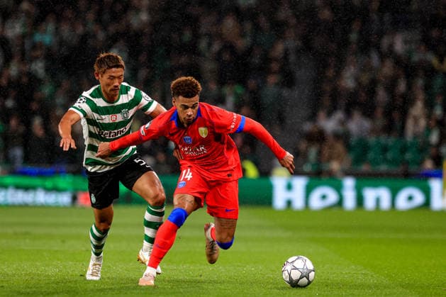 Sporting Clube de Portugal v Paris Saint-Germain - UEFA Champions League 2025 26 League Phase MD7 Desire Doue of Paris Saint-Germain battles for the ball during the UEFA Champions League 2025 26 League Phase MD7 match between Sporting CP and Paris Saint-Germain at Estadio Jose Alvalade in Lisbon, Portugal, on January 20, 2026. Lisbon Portugal  Copyright: xValterxGouveiax originalFilename:gouveia-uefacham260120_npCbf.jpg