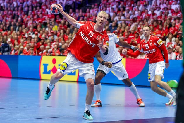 20 01 2026, Handball, Men s EHF EURO 2026, Denmark Portugal, Jyske Bank Boxen in Herning, Denmark, Preliminary Round Magnus Saugstrup Jensen Denmark 15 Denmark