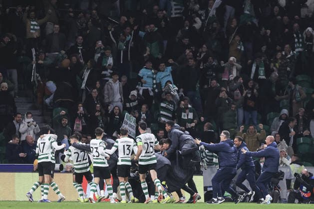 LISBON, PORTUGAL - JANUARY 20: Sporting Clube de Portugal players celebrate after Luis Suárez of Sporting Clube de Portugal (not visible in photo) scores the team s second goal during the UEFA Champions League 2025 26 League Phase MD7 match between Sporting Clube de Portugal and Paris Saint-Germain at Estadio Jose Alvalade on January 20, 2026 in Lisbon, Portugal. (Photo by Valter Gouveia Sports Press Photo ) Copyright: xSportsxPressxPhotox Sportspressphoto_SPR83742
