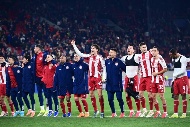 UEFA Champions League, Olympiacos FC vs Bayer 04 Leverkusen - Players of Olympiacos celebrate at the end of the UEFA Champions League league phase matchday 7 soccer match betweenOlympiacos and Leverkusen held at Georgios Karaiskakis Stadium in Piraeus, Greece, 20 January 2025. IMAGO ONE INCH PRODUCTIONS PIRAEUS Greece Copyright: xOnexInchxProductionsx 6819513