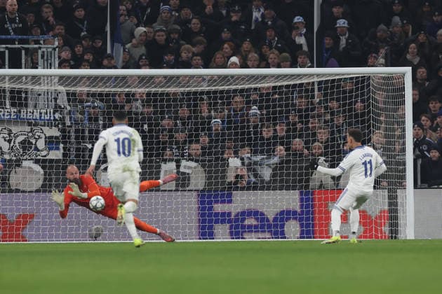 F.C. Copenhagen v SSC Napoli - UEFA Champions League 2025 26 League Phase MD7 Vanja Milinkovic-Savic of Napoli makes a save on a penalty during the UEFA Champions League 2025 26 League Phase MD7 match between F.C. Copenhagen and SSC Napoli at Parken Stadium in Copenhagen, Denmark, on January 20, 2026 Copenaghen Denmark Italy  Copyright: xCiroxDexLucax originalFilename:deluca-fccopenh260120_npG1g.jpg