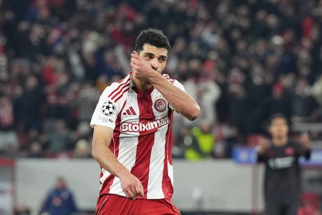 UEFA Champions League, Olympiacos FC vs Bayer 04 Leverkusen -Mehdi Taremi of Olympiacos celebrate after scoring the 2-0 during the UEFA Champions League league phase matchday 7 soccer match betweenOlympiacos and Leverkusen held at Georgios Karaiskakis Stadium in Piraeus, Greece, 20 January 2025. IMAGO ONE INCH PRODUCTIONS PIRAEUS Greece Copyright: xOnexInchxProductionsx 6819322
