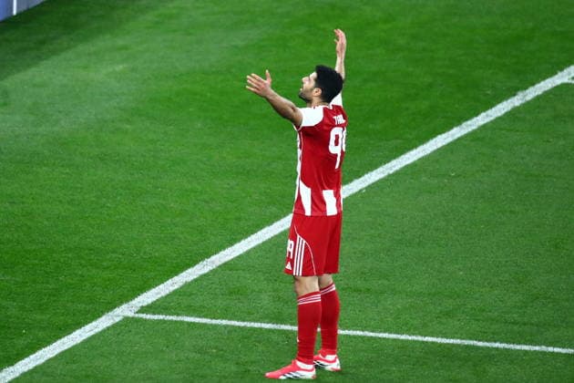 UEFA Champions League, Olympiacos FC vs Bayer 04 Leverkusen -Mehdi Taremi of Olympiacos celebrate after scoring the 2-0 during the UEFA Champions League league phase matchday 7 soccer match betweenOlympiacos and Leverkusen held at Georgios Karaiskakis Stadium in Piraeus, Greece, 20 January 2025. IMAGO ONE INCH PRODUCTIONS PIRAEUS Greece Copyright: xOnexInchxProductionsx 6819361