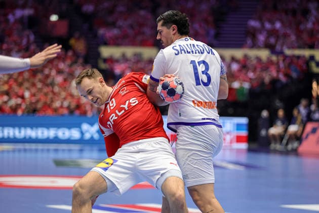 19Gidsel, Mathias in action during the match between DENMARK VS PORTUGAL, valid for Men s EHF EURO 2026 at Jyske Bank Boxen in Herning on 20 January 2026. Herning Jyske Bank Boxen Herning Denmark Copyright: xIMAGOx xPRIMExSPORTSxIMAGESx xANGELOxMOREIRAx