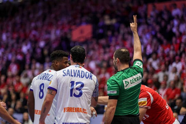2 Minutos Suspension for Portugal in action during the match between DENMARK VS PORTUGAL, valid for Men s EHF EURO 2026 at Jyske Bank Boxen in Herning on 20 January 2026. Herning Jyske Bank Boxen Herning Denmark Copyright: xIMAGOx xPRIMExSPORTSxIMAGESx xANGELOxMOREIRAx
