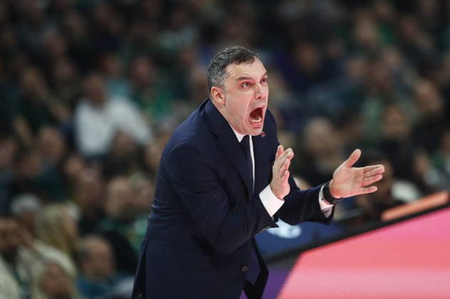 EuroLeague Basketball, Panathinaikos AKTOR Athens vs Baskonia Vitoria-Gasteiz - Paolo Galbiati, Head Coach of Baskonia Vitoria-Gasteiz in action during the Euroleague regular season basketball match between Panathinaikos AKTOR Athens and Baskonia Vitoria-Gasteiz at Telekom Center Athens on January 20, 2026 in Athens, Greece. ATHENS Greece Copyright: xOnexInchxProductionsx 6819008